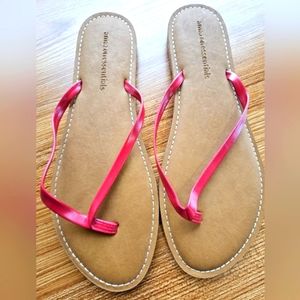 Amazon Essentials Red flat thong sandals Size 10